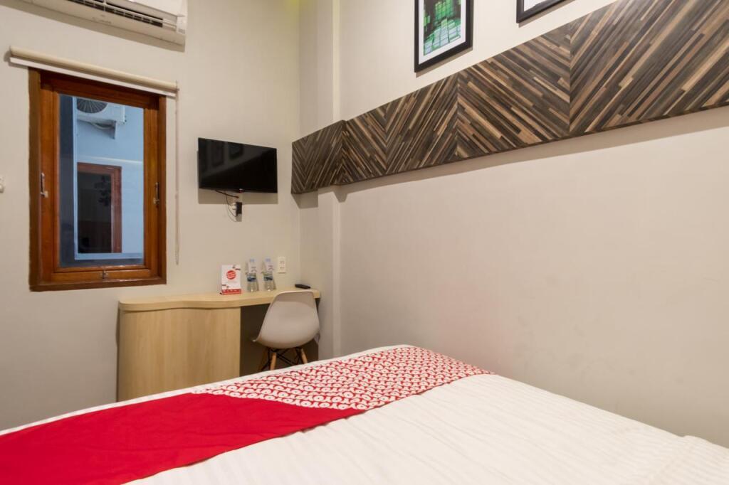 Медан: OYO Aljadid Guest House Syariah