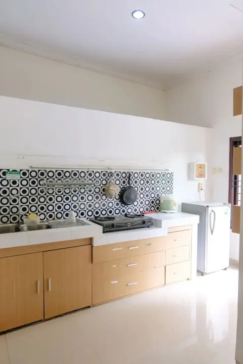 Депок: Homestay Sawitsari dekat Hartono Mall dan UGM by Simply Homy