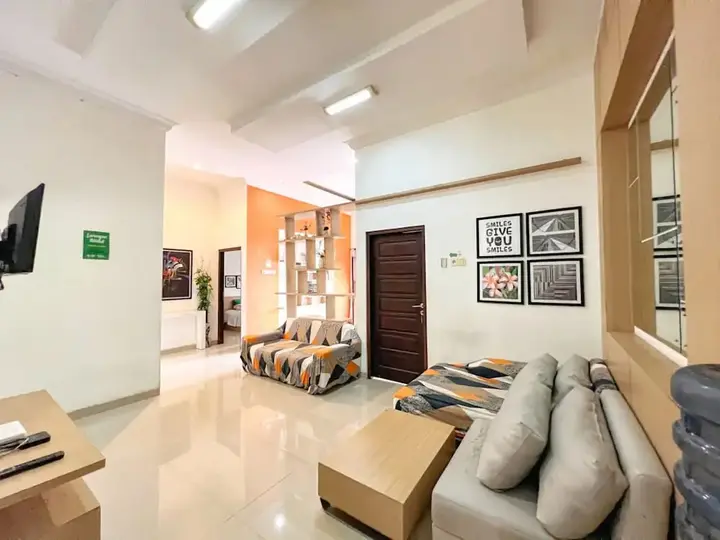 Депок: Homestay Sawitsari dekat Hartono Mall dan UGM by Simply Homy