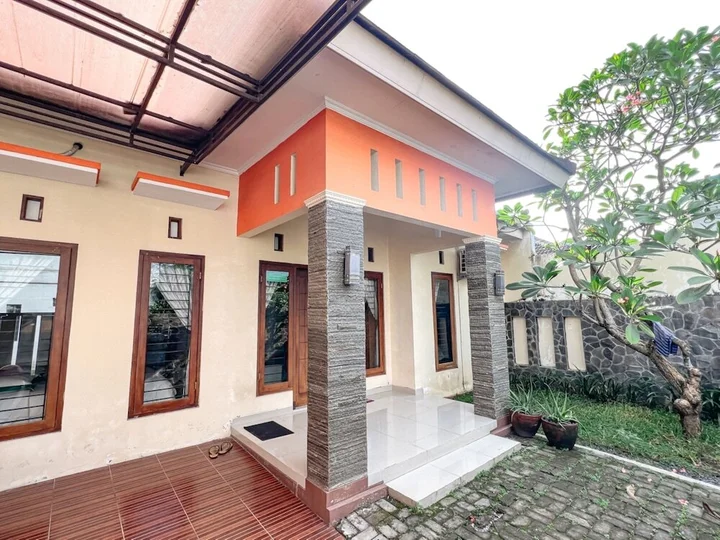 Депок: Homestay Sawitsari dekat Hartono Mall dan UGM by Simply Homy