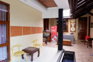 Депок: OYO 577 Ndalem Pundhi Guest House
