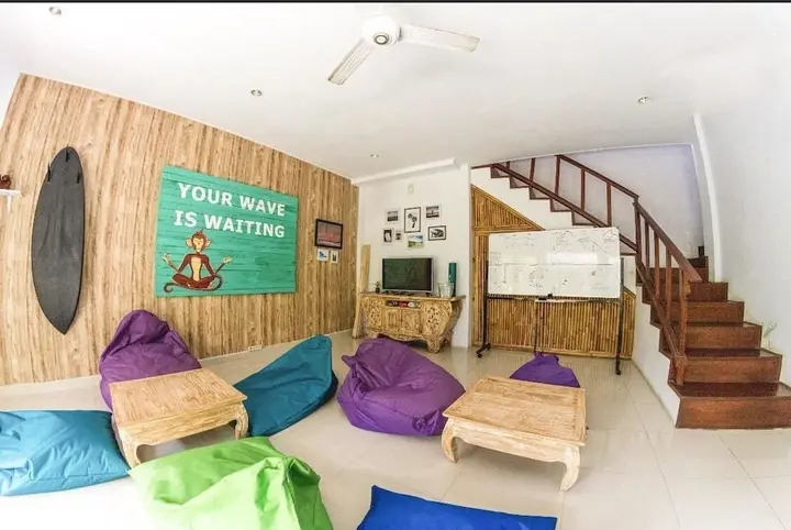 Чангу: Bali Reef House Surfco