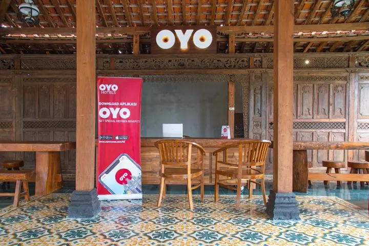 Батуретно: OYO 594 Joglo Manggisan Syariah