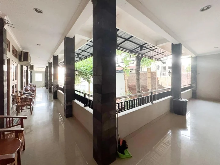 Батуретно: OYO 594 Joglo Manggisan Syariah