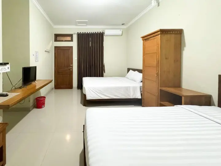 Батуретно: OYO 594 Joglo Manggisan Syariah