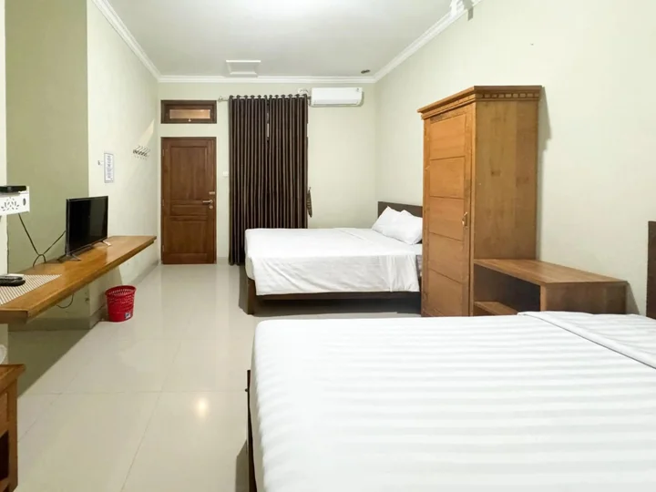 Батуретно: OYO 594 Joglo Manggisan Syariah