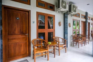 Батуретно: OYO 594 Joglo Manggisan Syariah