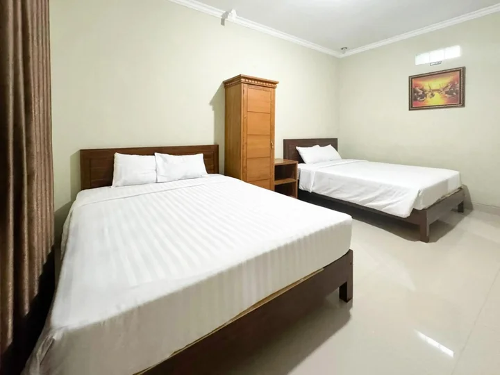 Батуретно: OYO 594 Joglo Manggisan Syariah