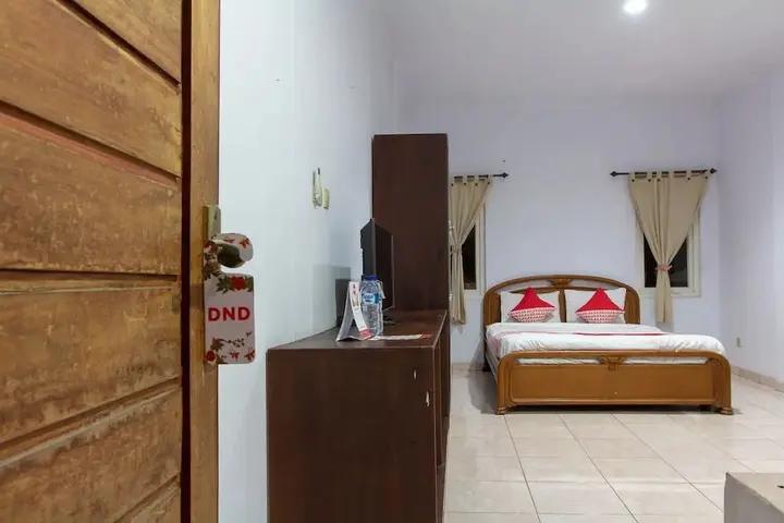 Куруг: OYO 645 Griya Mas Syariah
