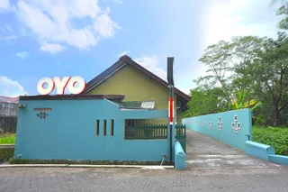 Депок: OYO 722 Uno Guesthouse