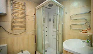 Красноярск: Апартаменты на улице Каратанова 4
