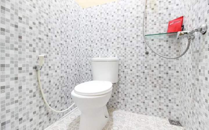 Суракарта: RedDoorz near Balekambang City Park