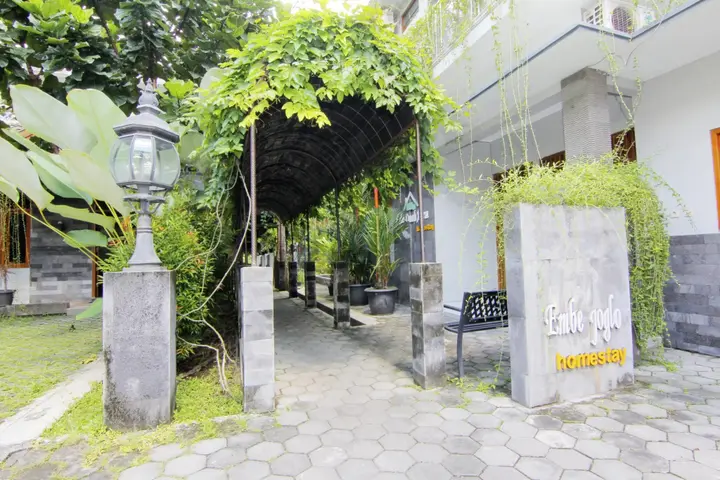 Депок: Embe Joglo Homestay
