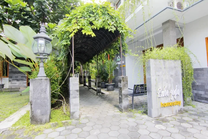 Депок: Embe Joglo Homestay