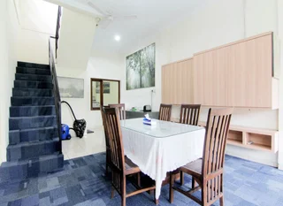 Депок: Embe Joglo Homestay
