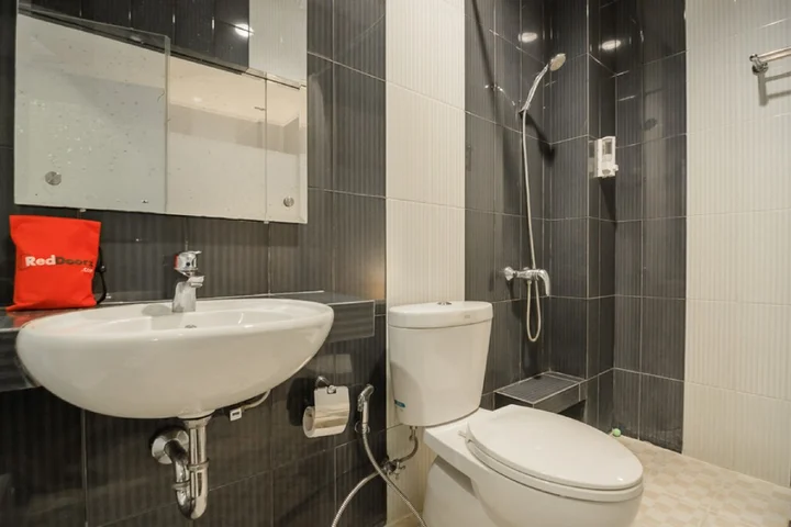 Тангеранг: RedDoorz Plus near Soekarno Hatta Airport 2