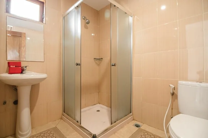 Батам: RedDoorz near Pantai Coastarina Batam