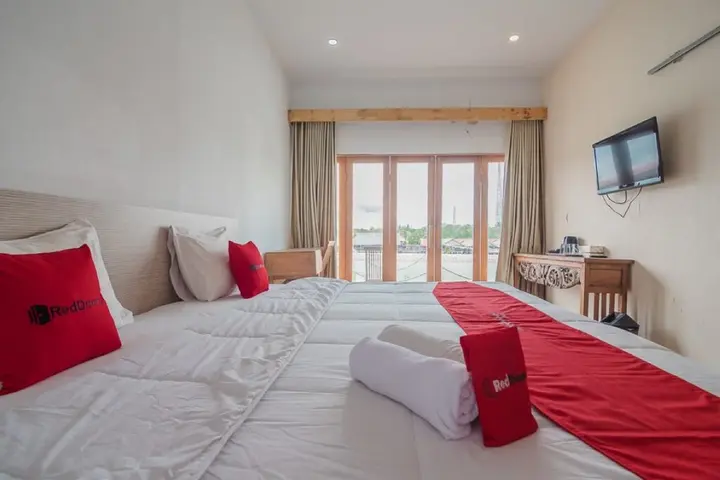 Батам: RedDoorz near Pantai Coastarina Batam