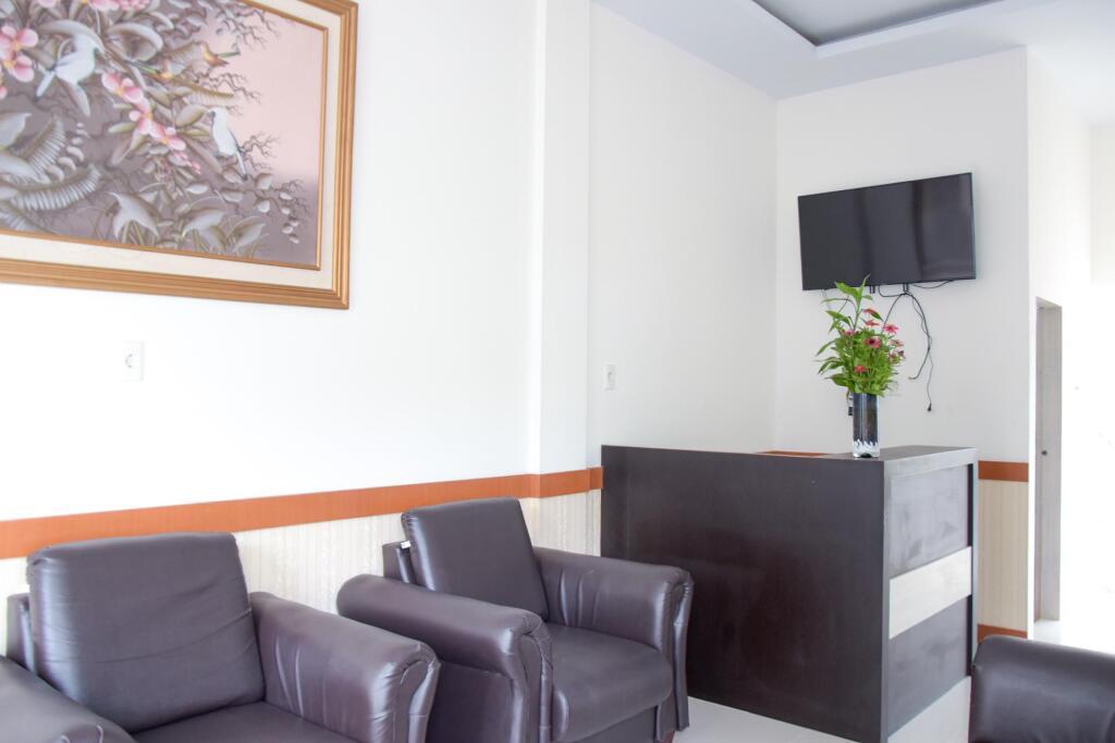 Медан: RedDoorz near UIN Sumatera Utara