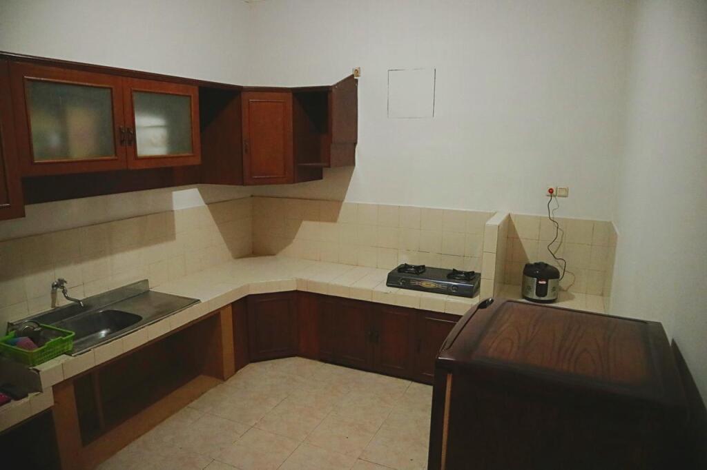 Батуретно: Oyo 851 Rumah Mumu Kost Homestay