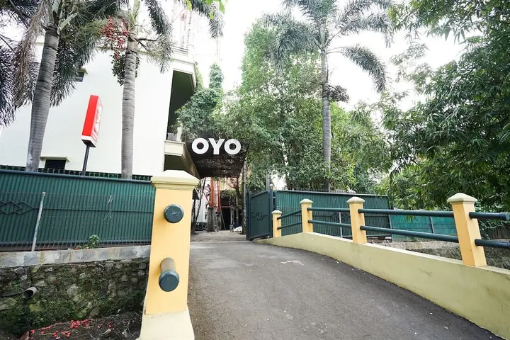 Сурабая: Oyo 771 Kembang Kuning Residence Syariah