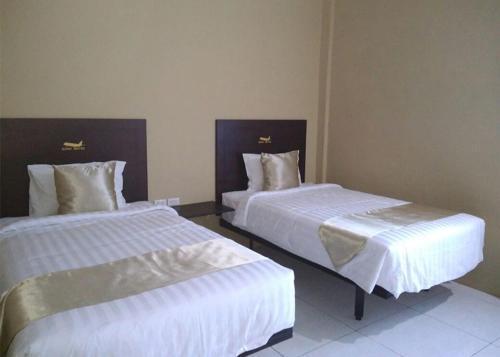 Петумбак: Hotel AERO