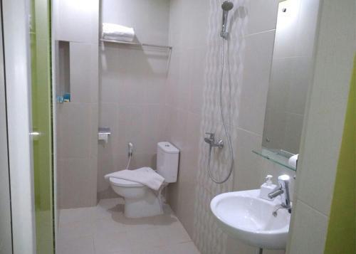 Петумбак: Hotel AERO