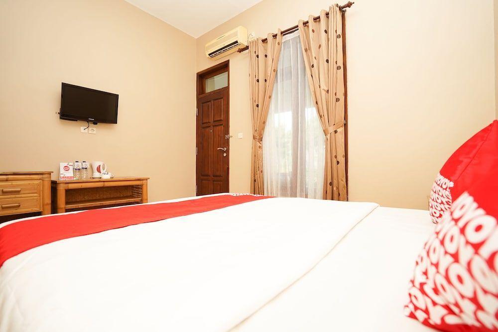 Проболинго: OYO 903 Kampoeng Kita Hotel