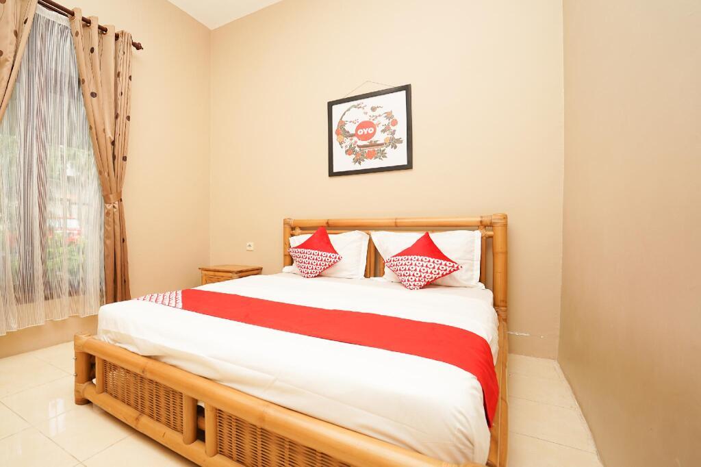 Проболинго: OYO 903 Kampoeng Kita Hotel