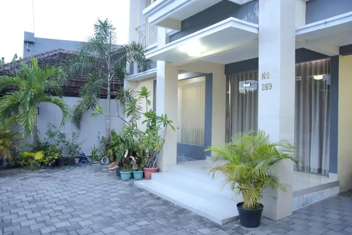 Батуретно: RedDoorz Syariah near Jogja City Mall 2