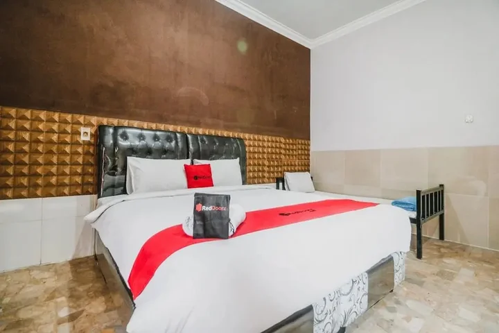 Медан: RedDoorz near Millennium ICT Center Medan