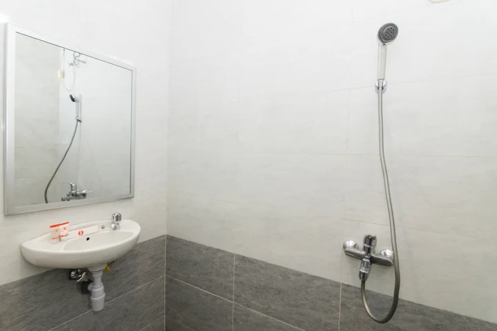 Депок: SUPER OYO 890 Dewi Fortuna Guest House
