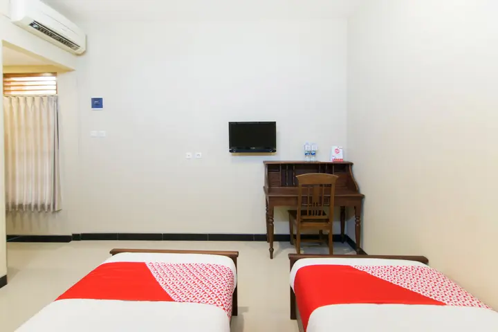 Депок: SUPER OYO 890 Dewi Fortuna Guest House