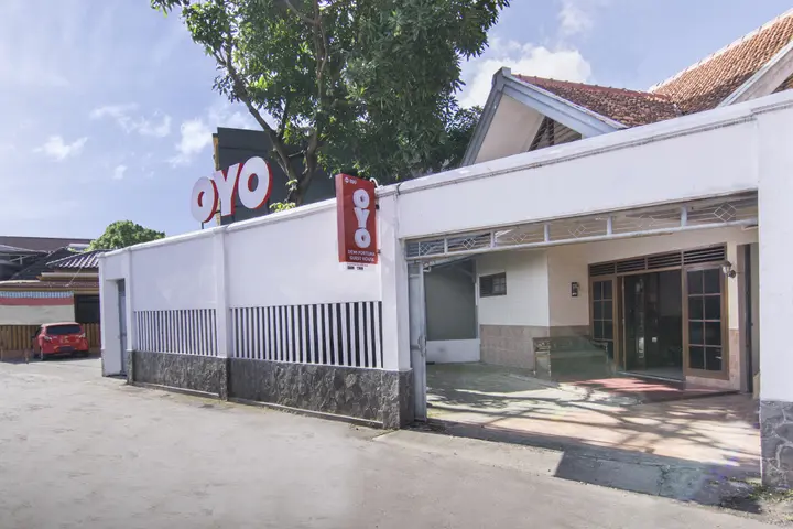 Депок: SUPER OYO 890 Dewi Fortuna Guest House