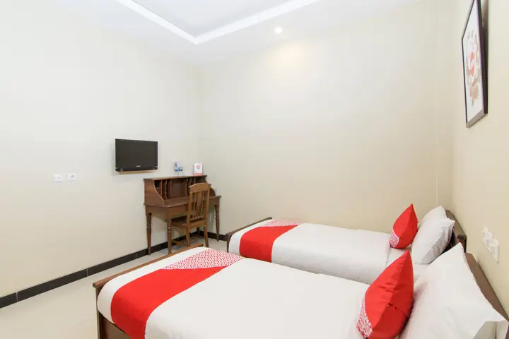 SUPER OYO 890 Dewi Fortuna Guest House — фото 5