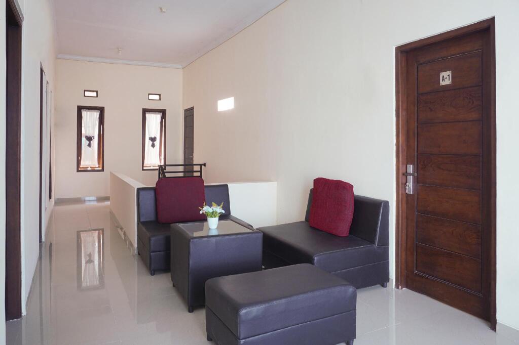 Депок: OYO 895 Mahameru Residence