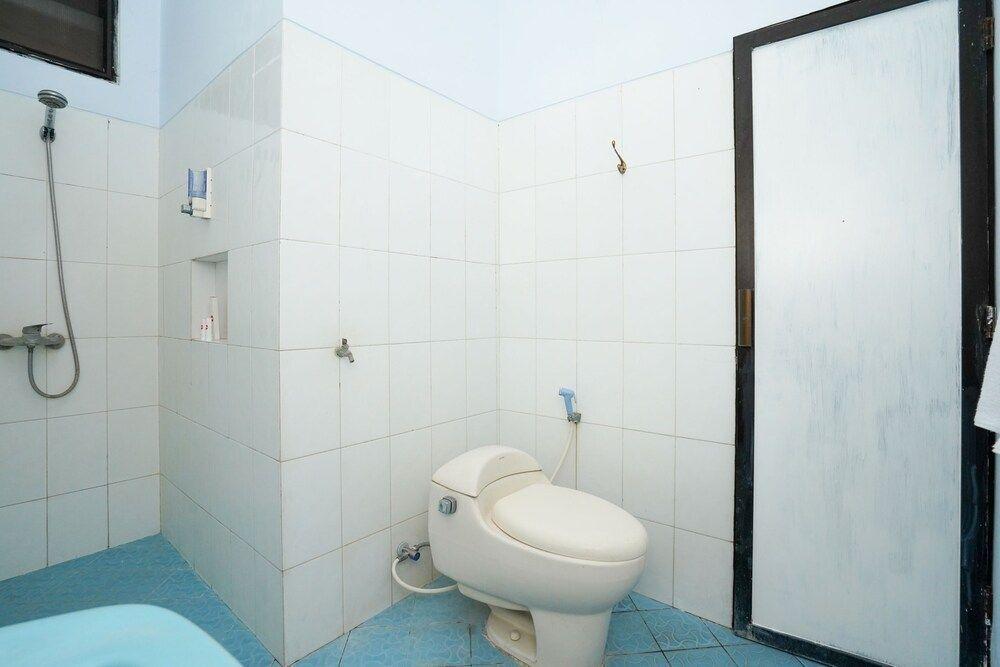 Сурабая: Oyo 662 Miracle Homestay Syariah