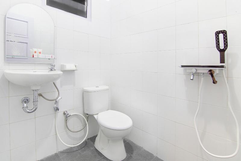 Батуретно: OYO 966 Dinda Guesthouse