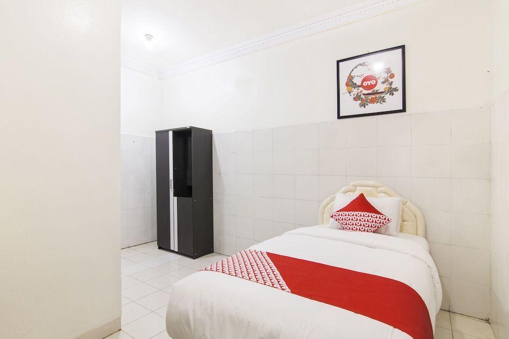 Батуретно: OYO 966 Dinda Guesthouse