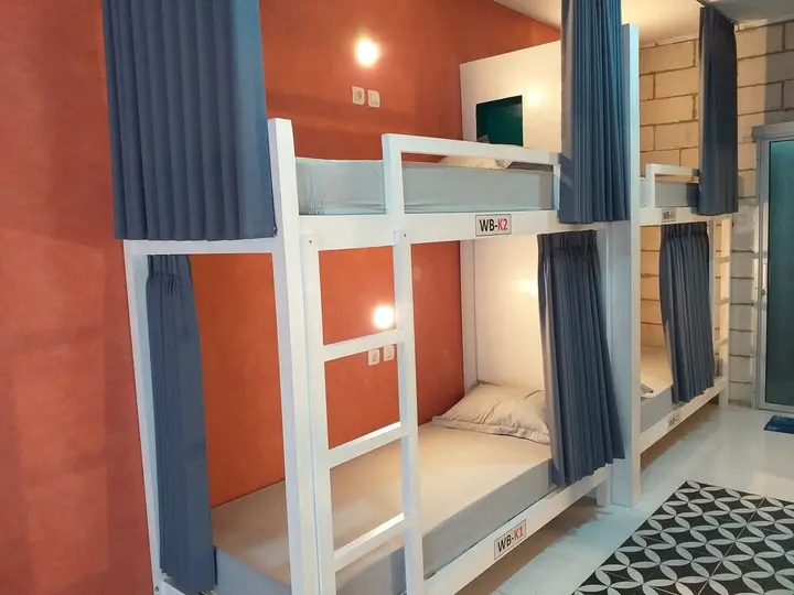 Батуретно: Home Addicts Hostel