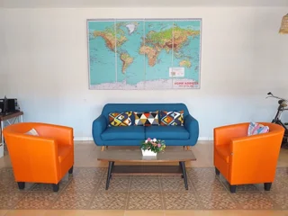 Батуретно: Home Addicts Hostel