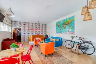 Батуретно: Home Addicts Hostel