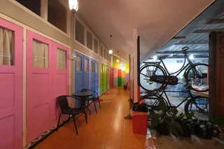 Батуретно: Home Addicts Hostel