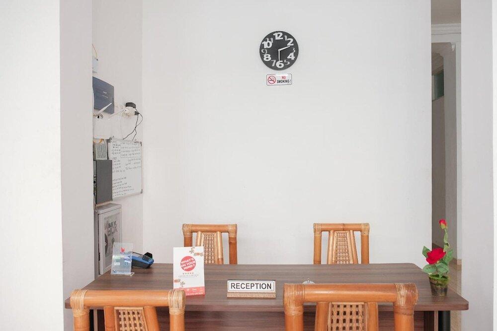 Бату: 111 Guest House