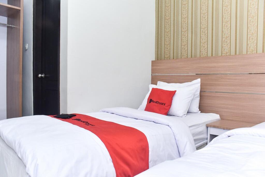 Маланг: RedDoorz Plus near Malang Town Square
