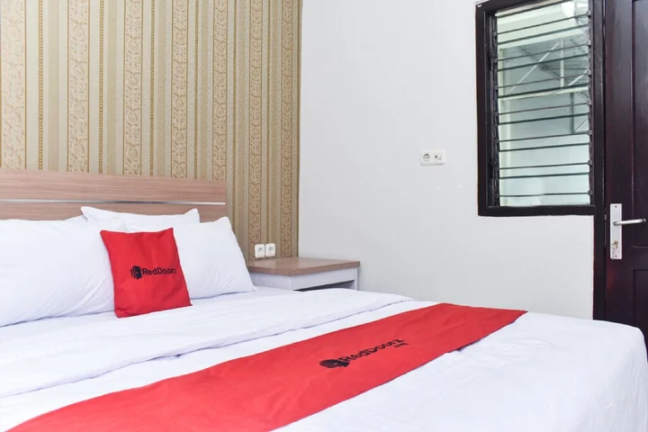 Маланг: RedDoorz Plus near Malang Town Square