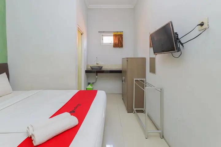 Сурабая: RedDoorz near Juanda International Airport 2