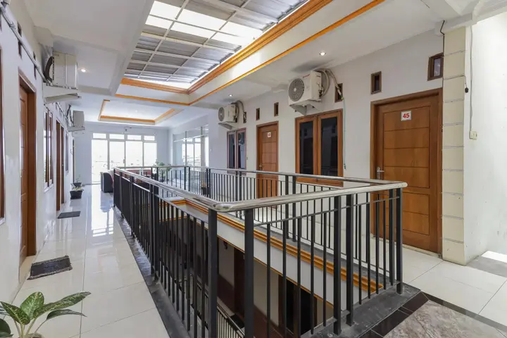 Сурабая: RedDoorz near Juanda International Airport 2