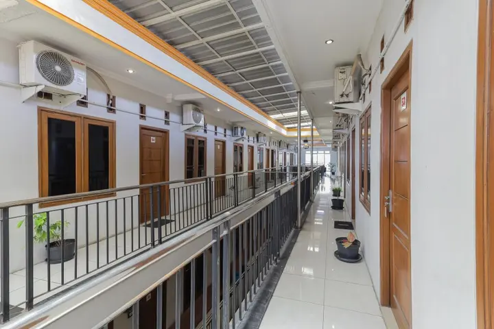 Сурабая: RedDoorz near Juanda International Airport 2