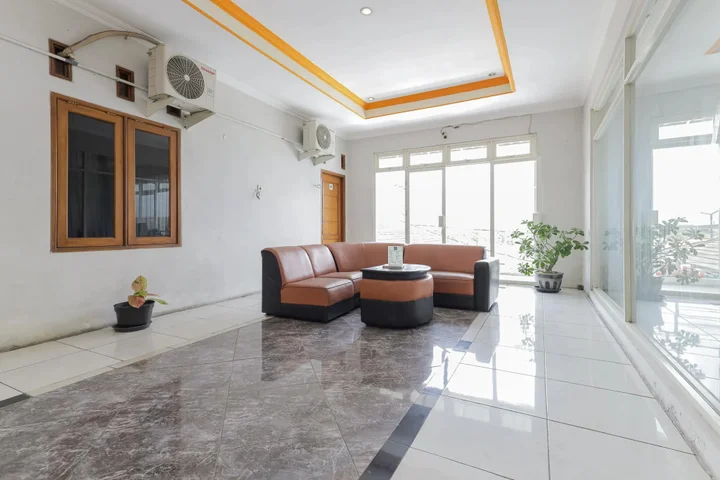 Сурабая: RedDoorz near Juanda International Airport 2
